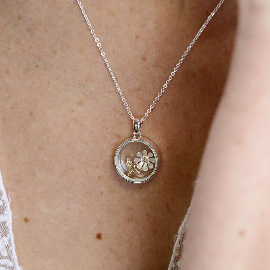 POM Silver Plated Circle Frame Necklace with Golden Bee and Daisy Charm - More Than Just a Gift | Narborough Hall